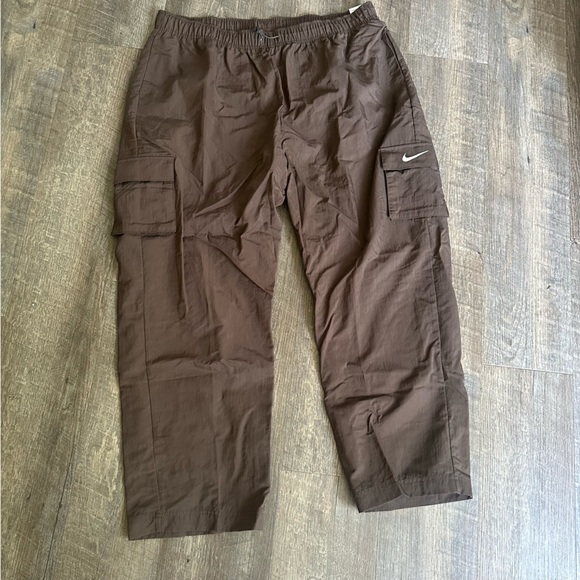 Nike Pants - Nike Women’s high rise cargo pants